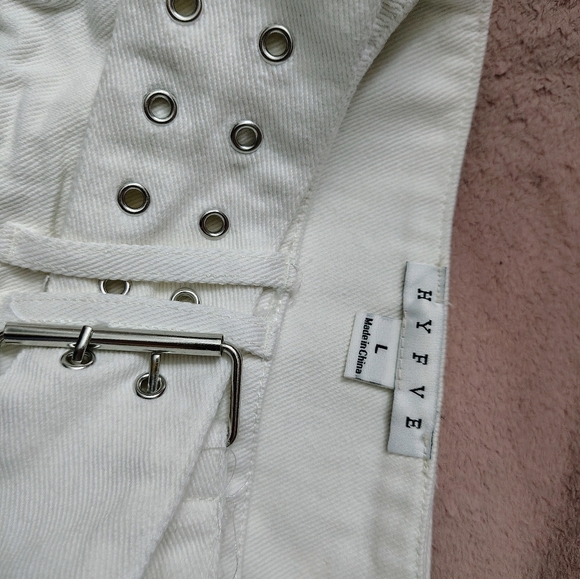 White jean ruffled skirt stretchy - Picture 2 of 7